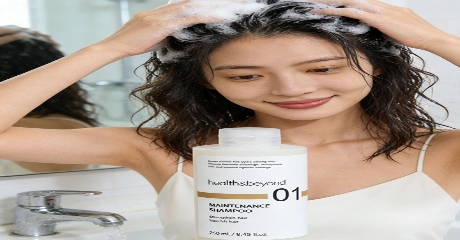 メンテナンスシャンプー：毎日のヘアケアのための、やさしく洗浄し、髪を補修し、頭皮のバランスを整えるシャンプー